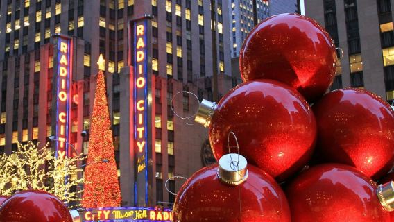 New York: Begeleide rondleiding langs de kerstverlichting + 1 drankje