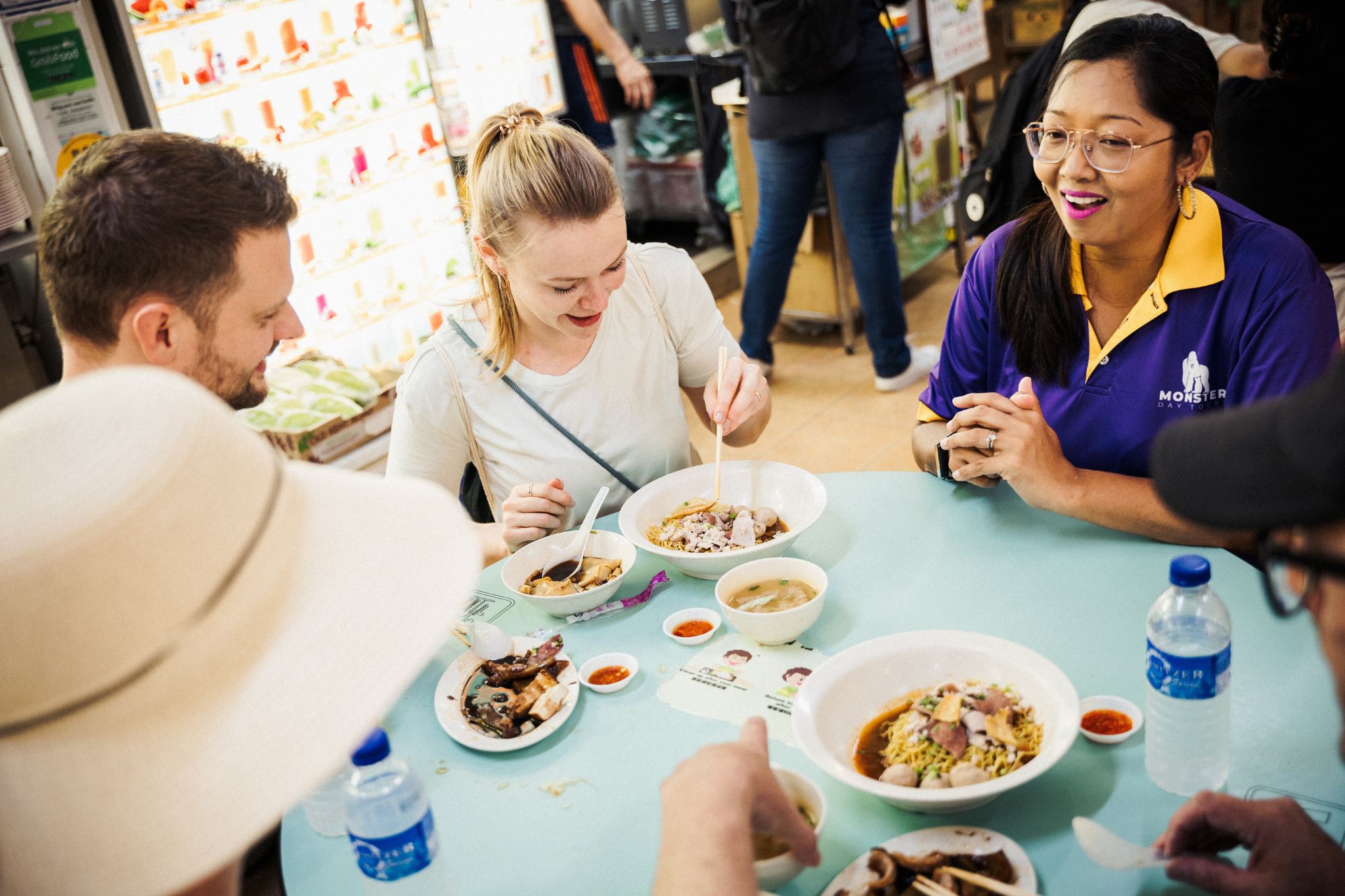 Small Group: Michelin & Local Hawker Food Tour