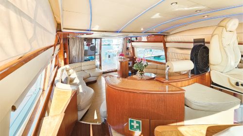 Sightseeing Yacht Cruise in Dubai Marina Transport Passes 6