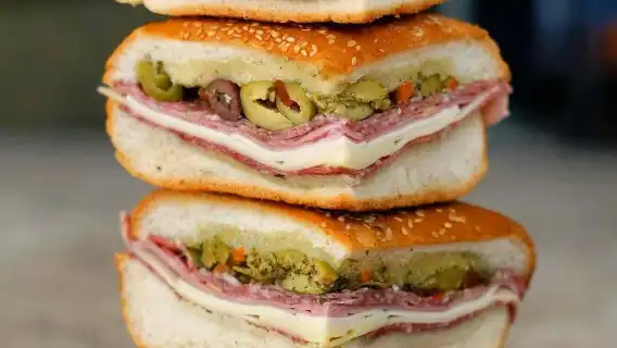 Food tour of the French Quarter in New Orleans