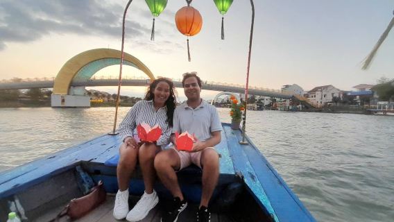 Croisière privée aux lanternes à Hội An avec allumage de lanternes de lotus