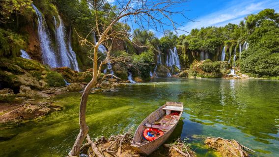однодневный тур по Старому мосту и водопаду Кравице с индивидуальным трансфером/арендой автомобиля с водителем (гид на китайском и английском языках)