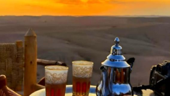 Dari Marrakesh: Makan Malam Agafay, Matahari Terbenam di Gurun, Bintang, dan Pertunjukan