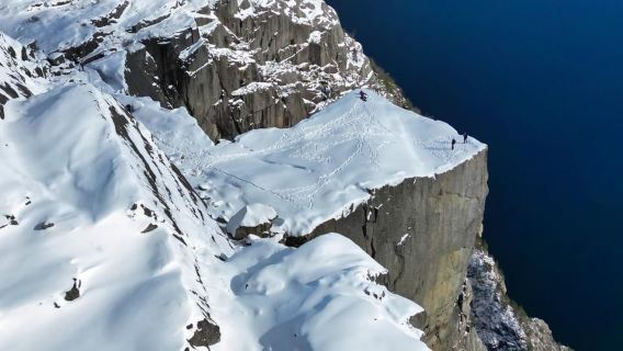 Stavanger: Hiking to world famous Pulpit Rock