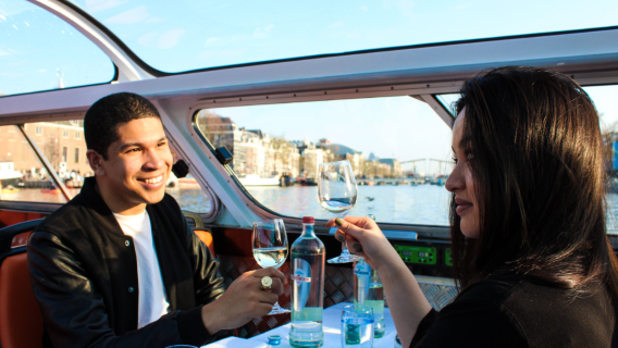 Crucero por los Canales de Ámsterdam con Cena de 4 Platos - Amsterdam Canal Cruise with 4-Course Dinner