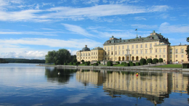 法國巴黎凡爾賽宮+莫奈花園+梵高小鎮包車一日遊