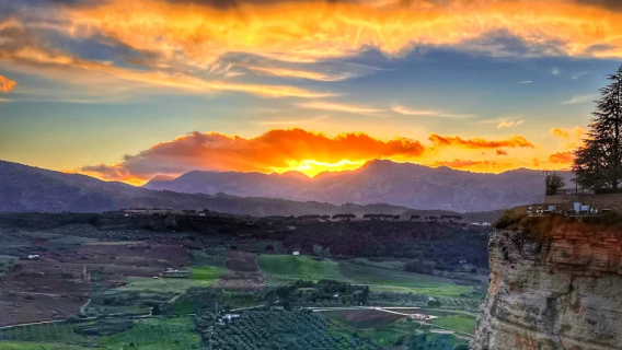 西班牙龍達新橋+鬥牛場+埃爾塔霍峽谷【中文司機/可訂多日】