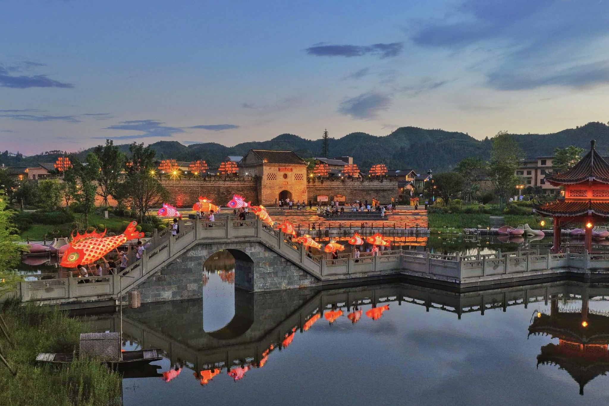 Excursión de un día a la antigua ciudad hakka del condado de Dingnan en Ganzhou, Jiangxi, y a las casas fortificadas Mingyuan Di con servicio en inglés