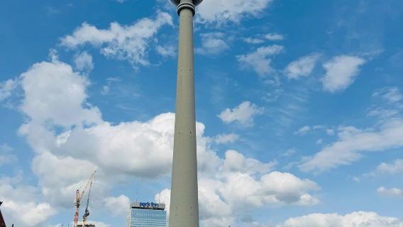 Berlin city center - Charlottenburg Palace - Kurfurstendamm (Kurfurstendam) - Gendarmenmarkt - private charter - top pick