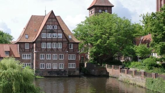 德國漢堡來回 Luna-Brunnen-紅磚老城線-鹽貿易歷史主題-包車-精選