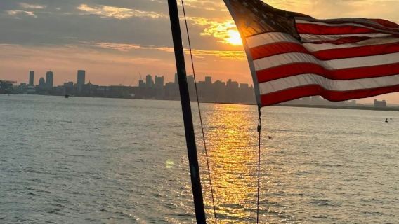 Boston Harbor: Sunset Cruise