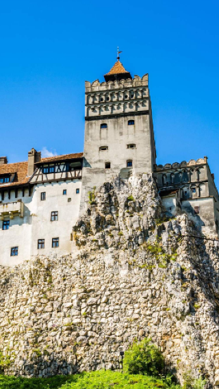 Departing from Bucharest: tour of Bran Castle, Peles Castle and Brasov (admission ticket not included)