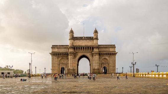 Mumbai: Full-Day Private Tour in AC Car with Driver & Guide