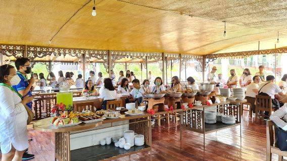 Buffet galleggiante sul fiume Loboc di Bohol: crociera panoramica e delizioso banchetto