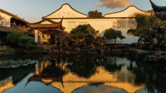 Gusu private chartered tour | Jianjinqiao Alley · water alley boat ride · Master-of-Nets Garden(Wangshi Garden) (includes professional guide)