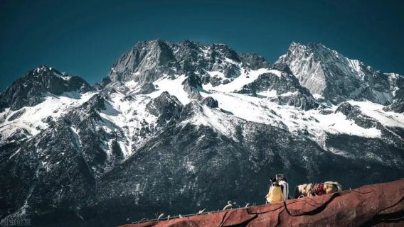 Montaña Nevada del Dragón de Jade (Yulong) - Amanecer Dorado en grupo privado para turistas extranjeros