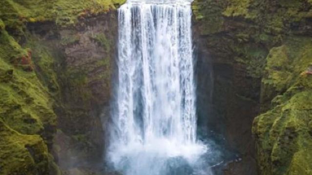 冰島斯科加瀑布+黑沙灘+索爾黑馬冰川一日遊/行程可調-多日遊