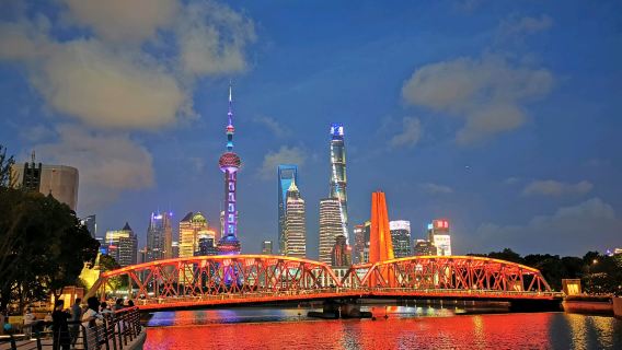 Shanghai highlights 1-day tour: Madame Tussauds Shanghai, The Bund, City God Temple, Huangpu River night cruise