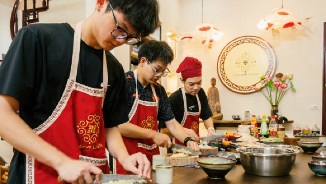 Half-Day Hanoi Cooking Class: A Vegetarian's Journey into the Vietnamese cuisine with Market Tour