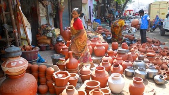 Mumbai: Tur Jalan Kaki di Daerah Kumuh Dharavi Bersama Warga Kumuh Setempat