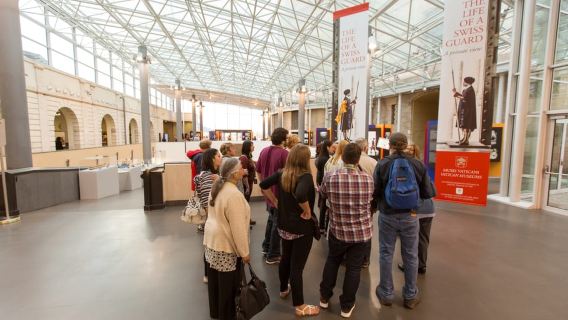 Vatican Museums and Sistine Chapel: Small-Group Night Tour