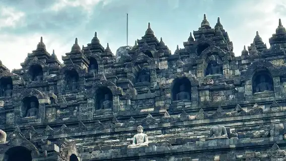 印尼日惹包車婆羅浮屠/普蘭巴南/蒂芒海灘/天坑市區包車團