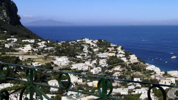 義大利那不勒斯安卡普里島+那不勒斯王宮【中文專車-舒適純淨】