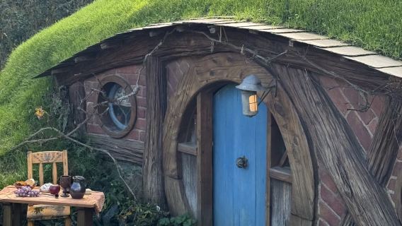 Perkampungan Hobbiton & Gua Kunang-Kunang Waitomo & Lawatan Keluarga (Bertolak dari Auckland)