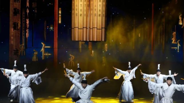 西安秦始皇帝陵博物院（兵馬俑）+華清宮一日遊【8人小團/可選中英文講解】