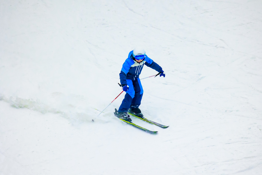 (Restoran Western Blossom) Sarapan prasmanan untuk dua orang + Tiket ski tanpa batas waktu untuk dua