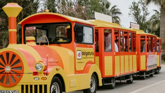 รถไฟ Hop-on Hop-off วิลามูร่า