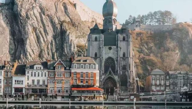 比利時布魯塞爾來回盧森堡+迪南小鎮【舒適包車+中文免費定制】