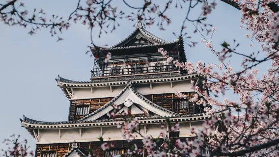 Takamatsu Highlights Audio Tour: Castle to Ports