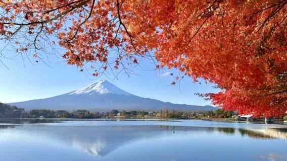 Eendaagse tour Mount Fuji vanuit Tokyo: Outlet shoppen + twee meren bewonderen + Toki no Kane winkel | Optionele kleine groep van 9 personen