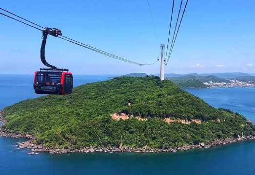 1-day tour of southern Phu Quoc Island + Hon Thom Water Park + cable car + Sao Beach + Ho Quoc Temple + lunch