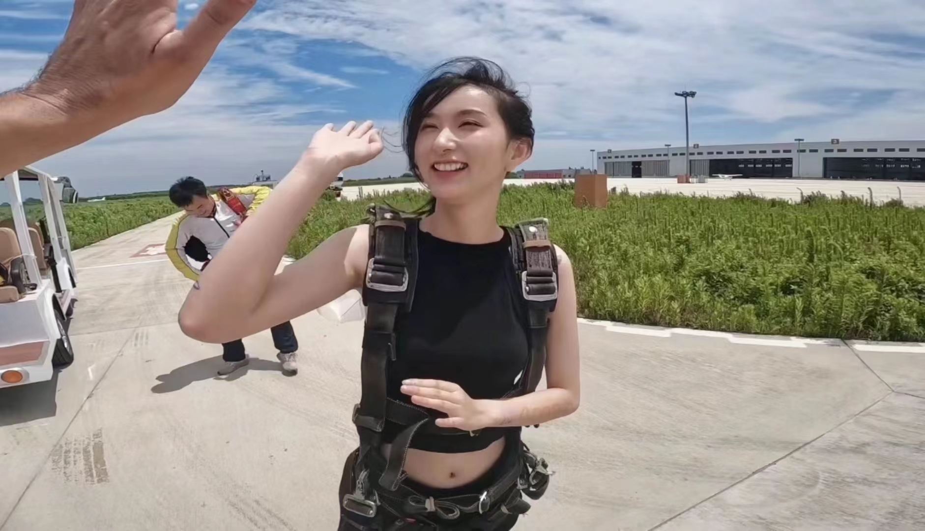 廣東羅定4000米高空雙人跳傘 【4000米自由落體+專業高清視頻拍攝+視頻剪輯】