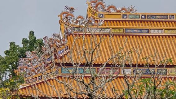 Lawatan berjalan kaki bandar Hue Imperial dan makam diraja pilihan