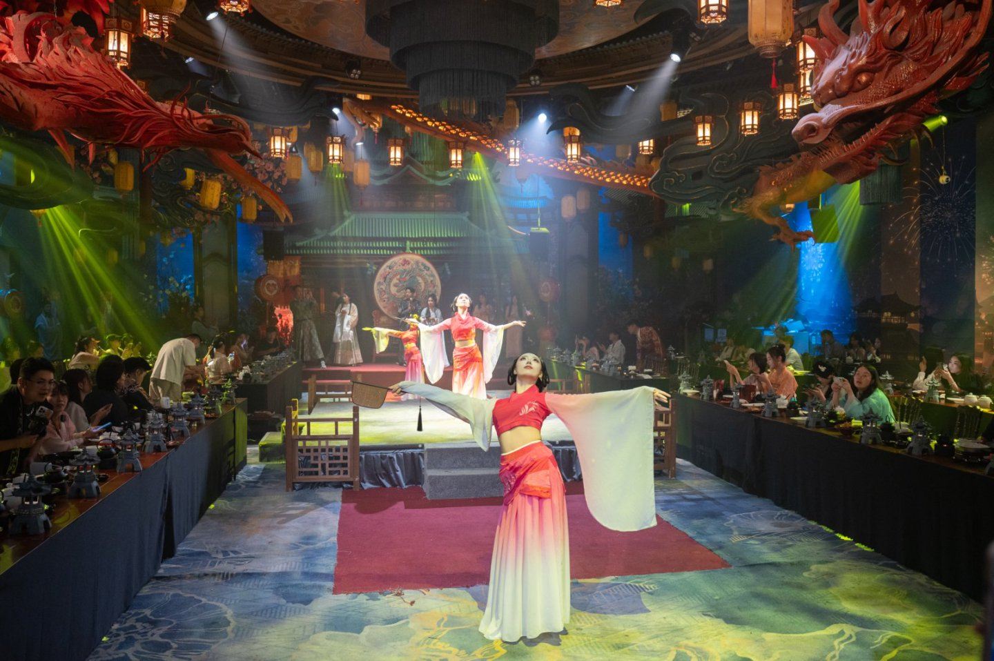 Changsha Tanxiu: Esperienza immersiva nel periodo Chu-Han, sblocca un banchetto millenario di livello imperiale (cucina raffinata dello Hunan-Chu, performance in stile antico, esperienza di abiti Han)