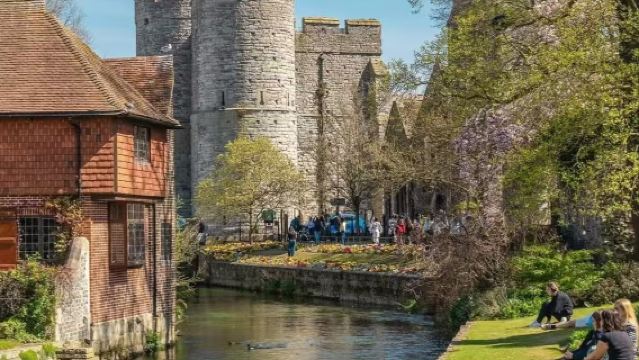 Round-trip from London, UK to England's Garden - Canterbury + White Cliffs [Customizable Full-Region Private Charter]