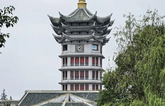 江西鷹潭龍虎山+無蚊村️+桃花洲一日遊可英文/陪爬服務