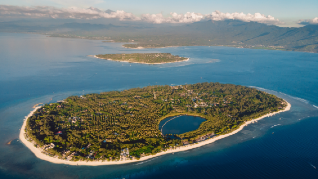 Caspla x Wijaya Tramena|Snelle boot van Serangan naar Gili Meno