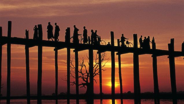 เหมาทัวร์ส่วนตัวเต็มวันที่มัณฑะเลย์: สำรวจเมืองโบราณแห่งราชวงศ์และสะพานอูเบ็งยามพระอาทิตย์ตก