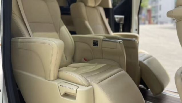 [Guangdong-Hong Kong-Macau Shuttle Bus] Shenzhen/Hong Kong/Macau/Guangzhou/Zhuhai/Dongguan Cross-Border Direct Service with Dual/Three-Plate Vehicles | Fast Customs Clearance Without Queuing | Travel & Business | Customized Private Charter