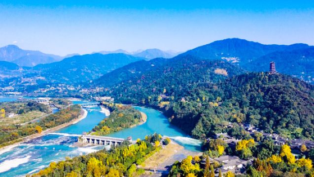 Dagsrejse til Qingcheng-bjerget + Dujiangyan City [Lille gruppe på 2-15 personer · International version | Kinesisk-engelsk tosproget guide]