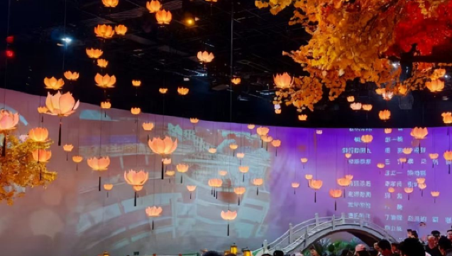 Zhouzhuang live guided tour - private guide - available in Chinese, English, Korean, Japanese, Thai, Russian and other languages