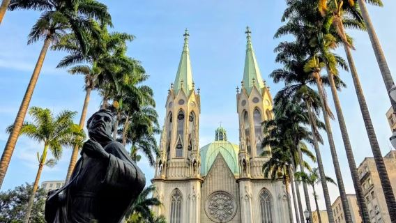 Perjalanan satu hari di São Paulo, Brasil: Katedral + Gang Batman + Museum Sepak Bola / Itinerary dapat disesuaikan