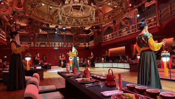 Fuzhou Imperial Banquet: En uppslukande Tangdynastin-fest med kulturell föreställning