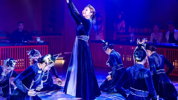 Shenyang Nanyao Idylle · Immersives kaiserliches Festmahl der Antike (Reise durch antike Hofbankettszenen + Verkostung frisch zubereiteter Palastgerichte + Begleitung durch klassische Musikaufführungen + Darbietungen immaterieller Kulturerbe-Techniken)