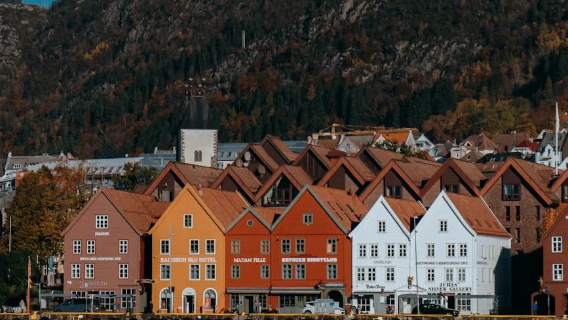 Norway Bergen - Rumah Kayu Pelangi - Kastil Hus - Kereta Kabel Gunung Fløyen - sewaan peribadi - Peribadi