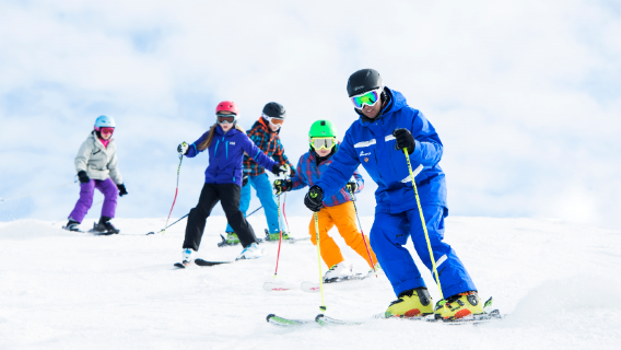 Recommended for beginners + includes instructor + free photography | Otaru Asarigawa ski resort ski day tour